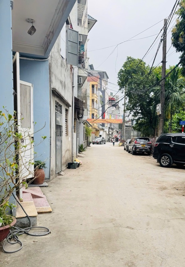 BẮC TỪ LIÊM – NHÀ DÂN XÂY – NGÕ THÔNG, Ô TÔ CHẠY VÒNG QUANH – THOÁNG TRƯỚC SAU
